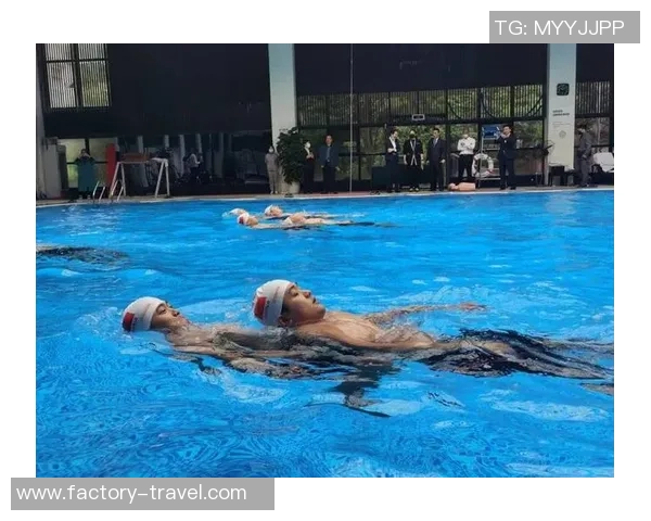 水下训练的足球明星揭秘他如何在水中提升竞技水平与技能